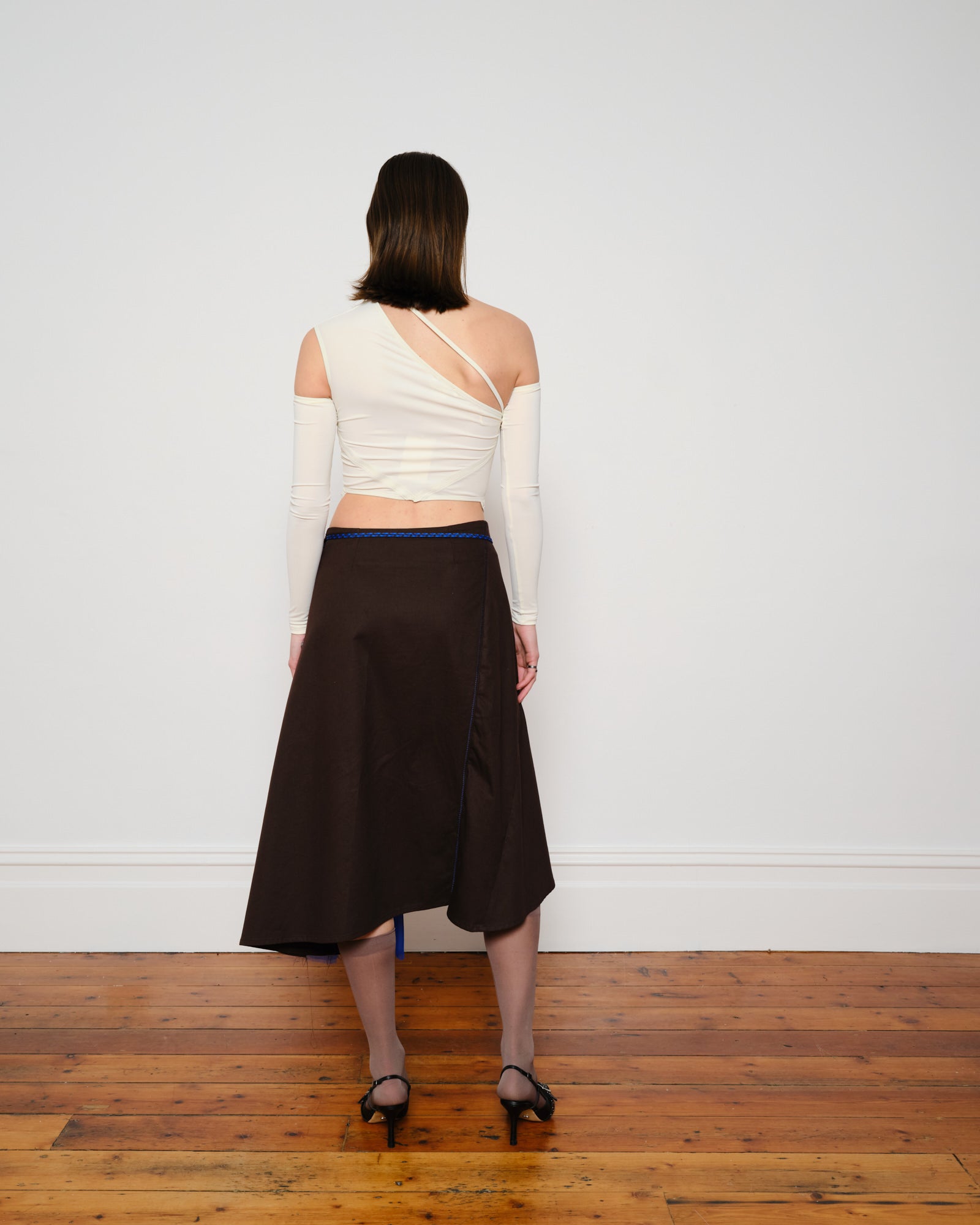 EMILY WATSON -Single Off-Shoulder Tank with Detached Sleeves Pearl