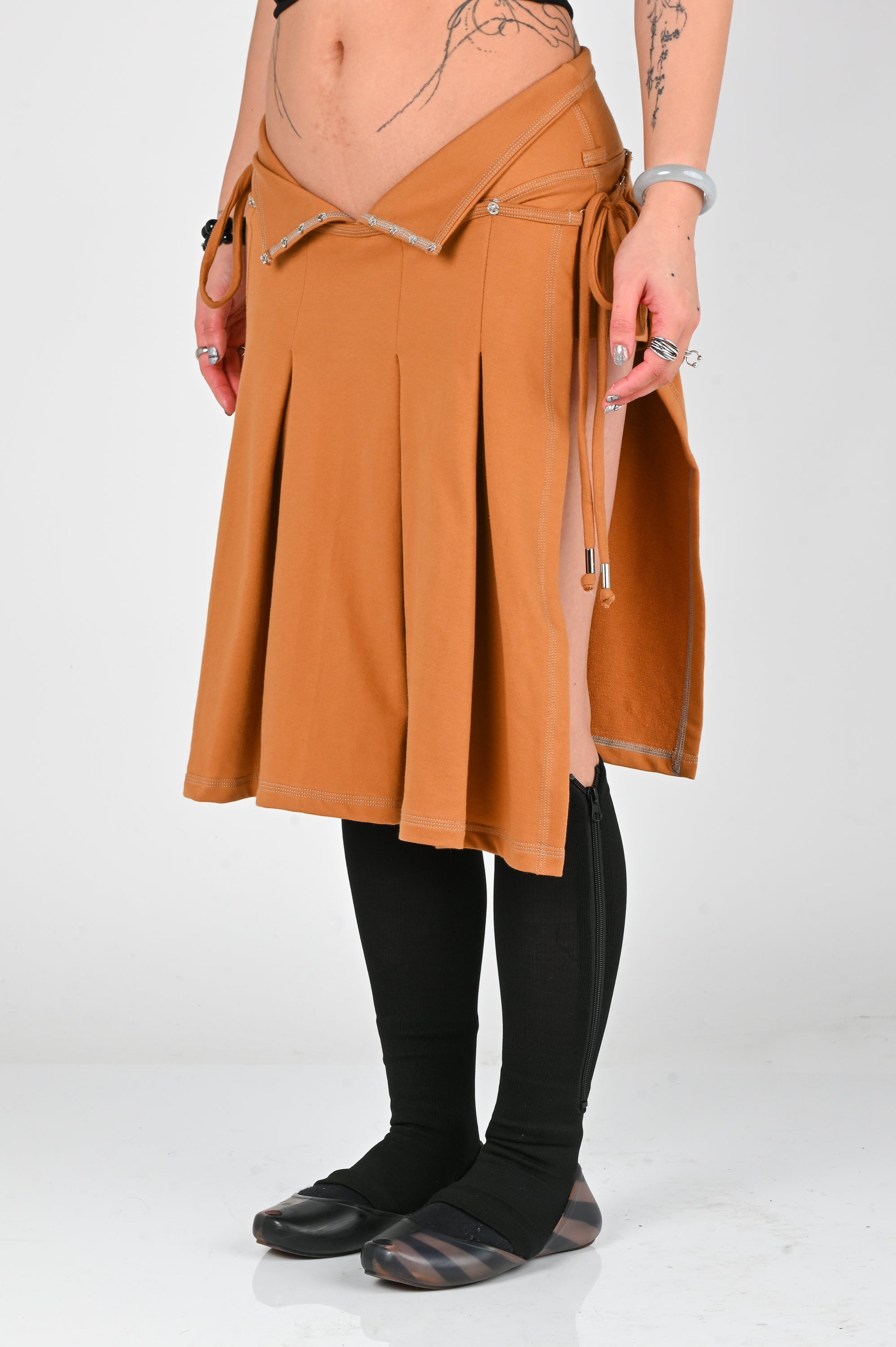 TOILÈ STUDIOS - Layer Micro Short - Cookie