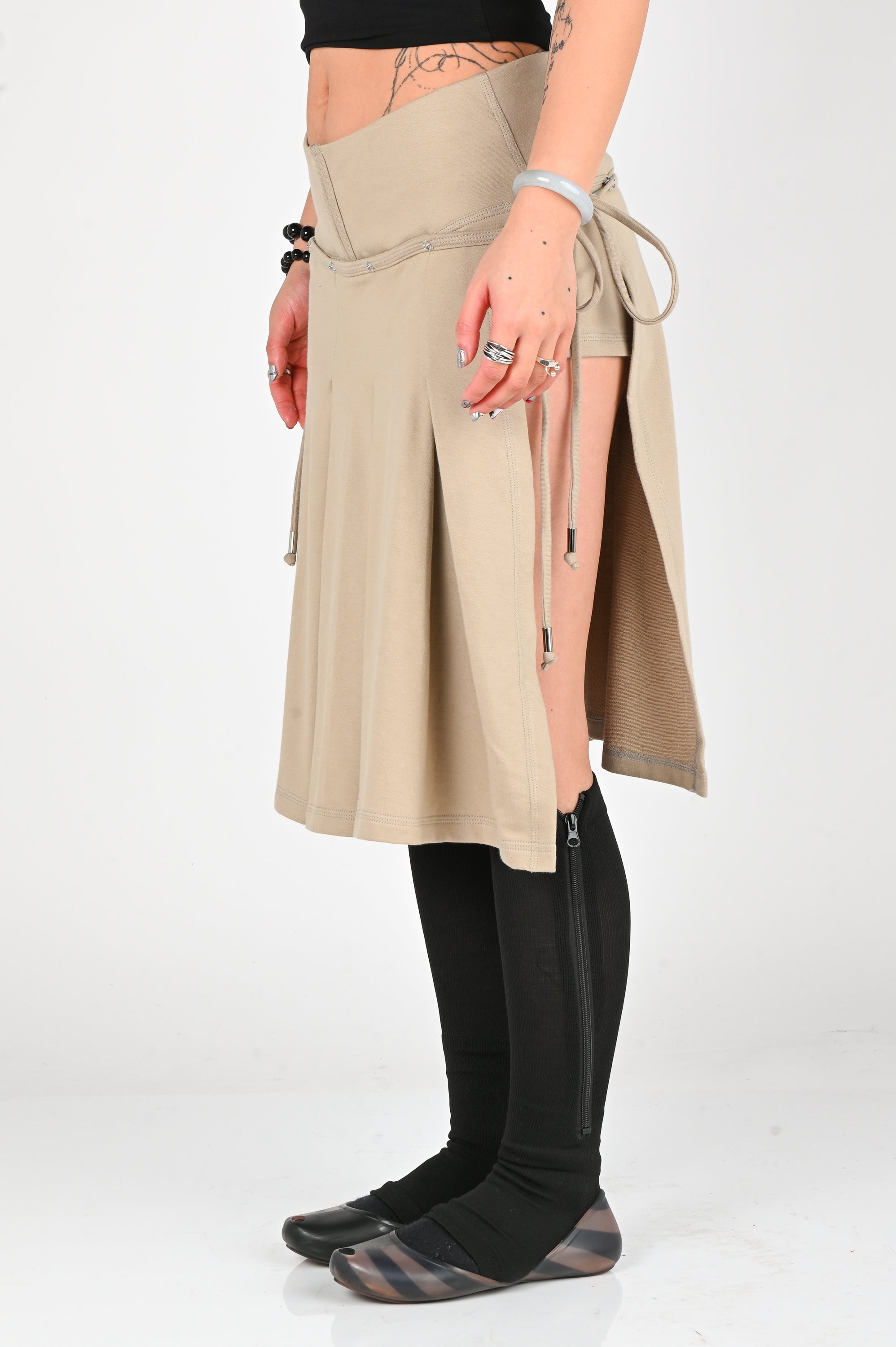 TOILÈ STUDIOS - Layer Micro Short - Khaki