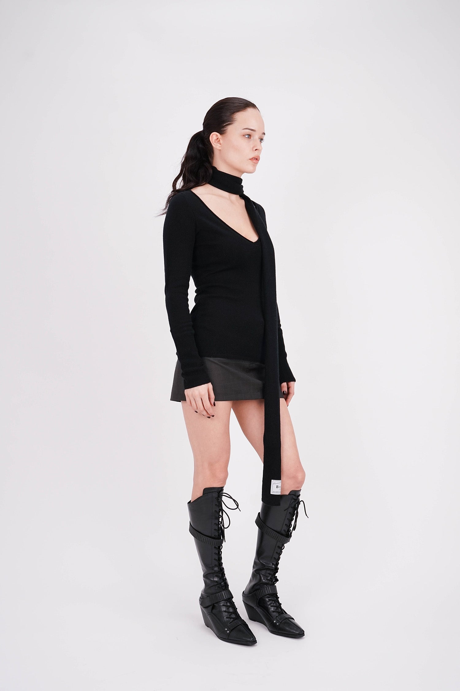 Be Right Back - Isadora Duncan Scarf - Black