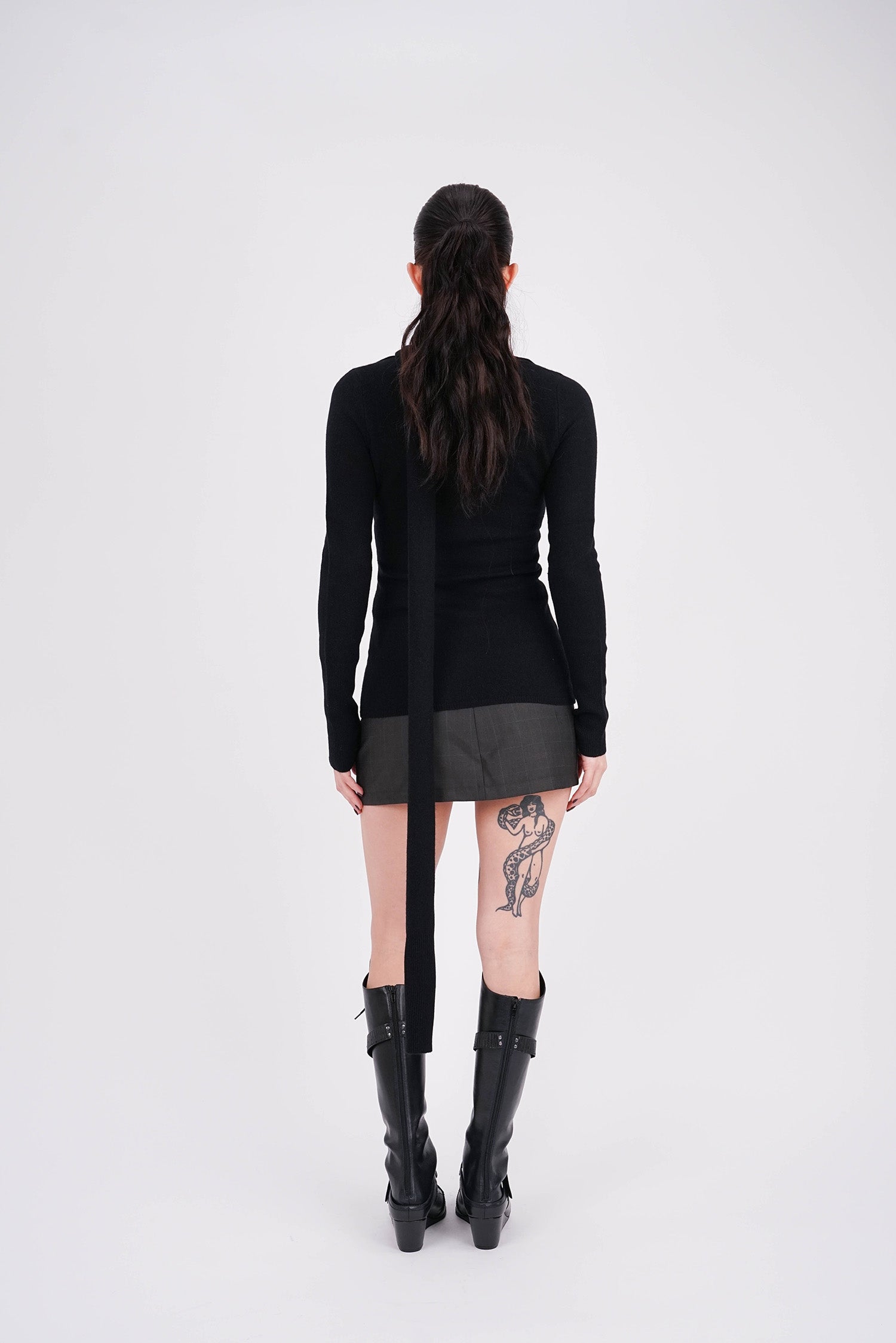 Be Right Back - Isadora Duncan Scarf - Black