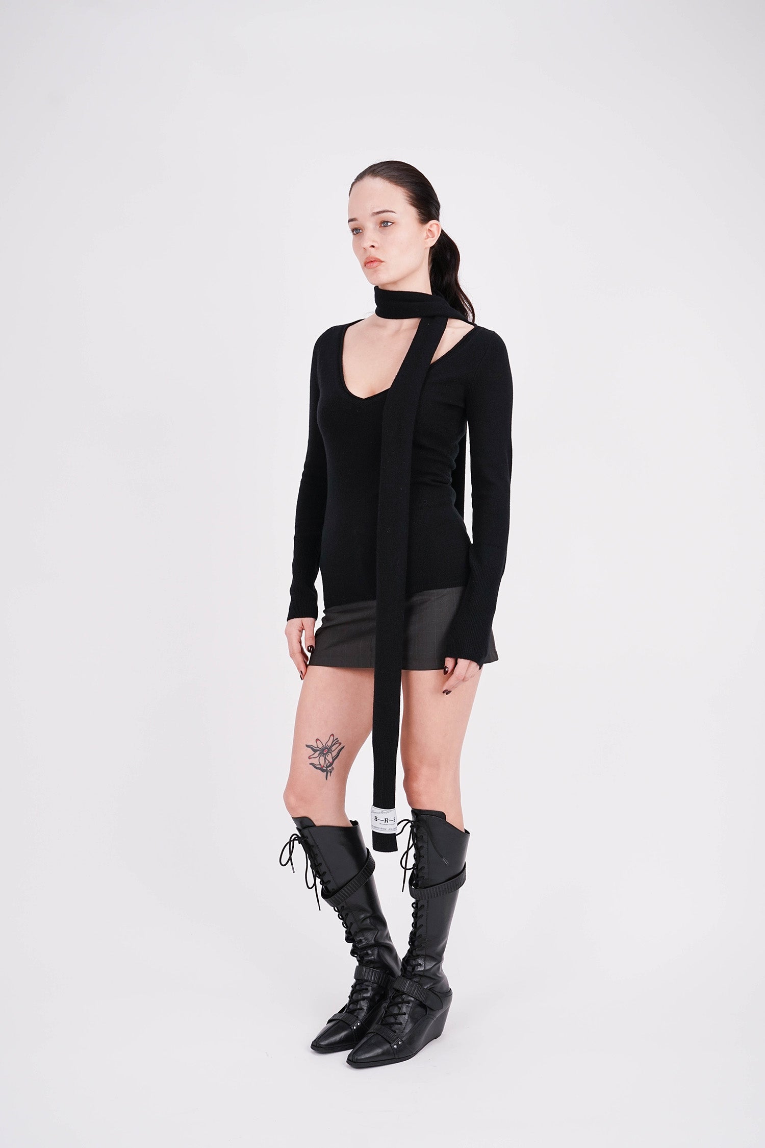 Be Right Back - Isadora Duncan Scarf - Black