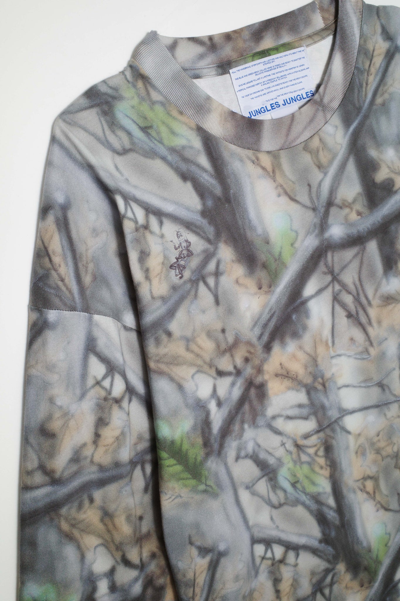 JUNGLES JUNGLES - Fake Tree Camo Tee