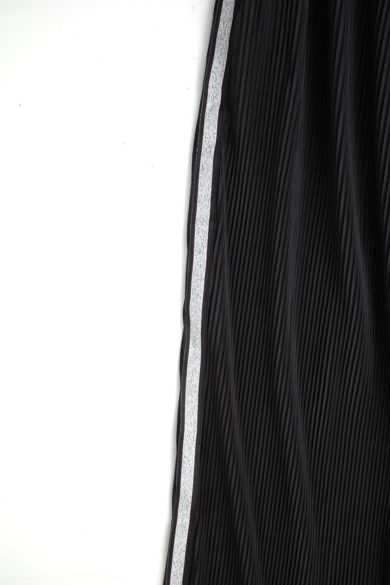 JUNGLES JUNGLES - Pleats Pant - Black